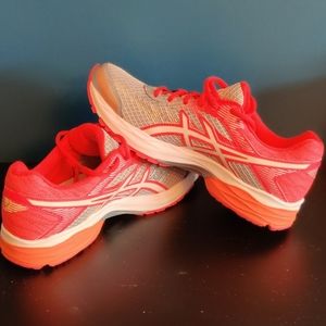 NWOT Asics Gel-Flux 4 running shoes
